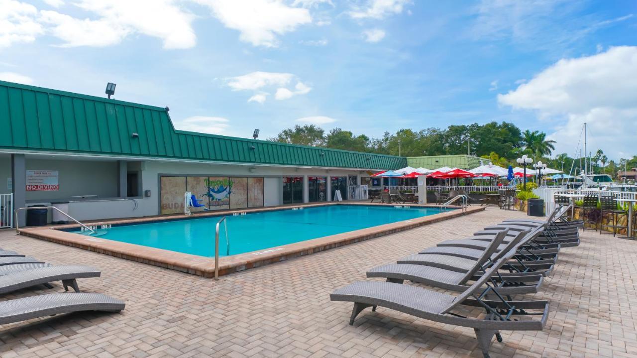 Heated Pool, Fireplace, 70" Tv, Waterfront & More! Sarasota Extérieur photo