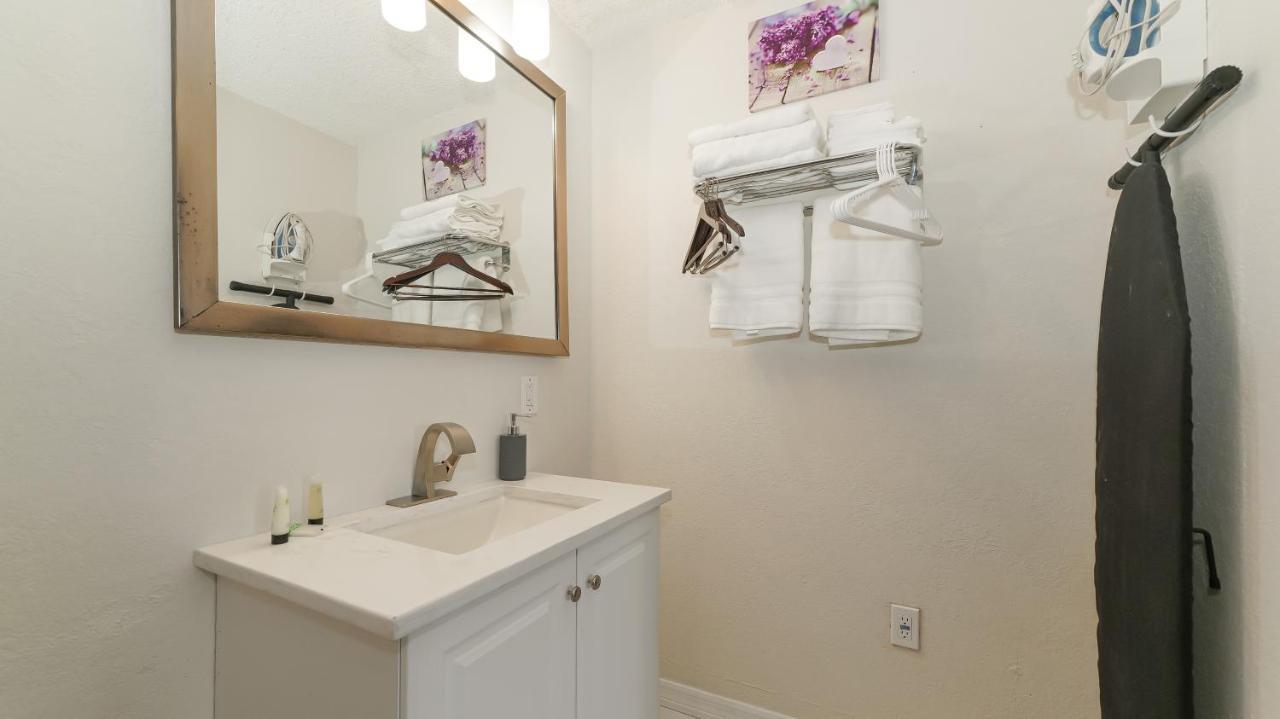 Heated Pool, Fireplace, 70" Tv, Waterfront & More! Sarasota Extérieur photo