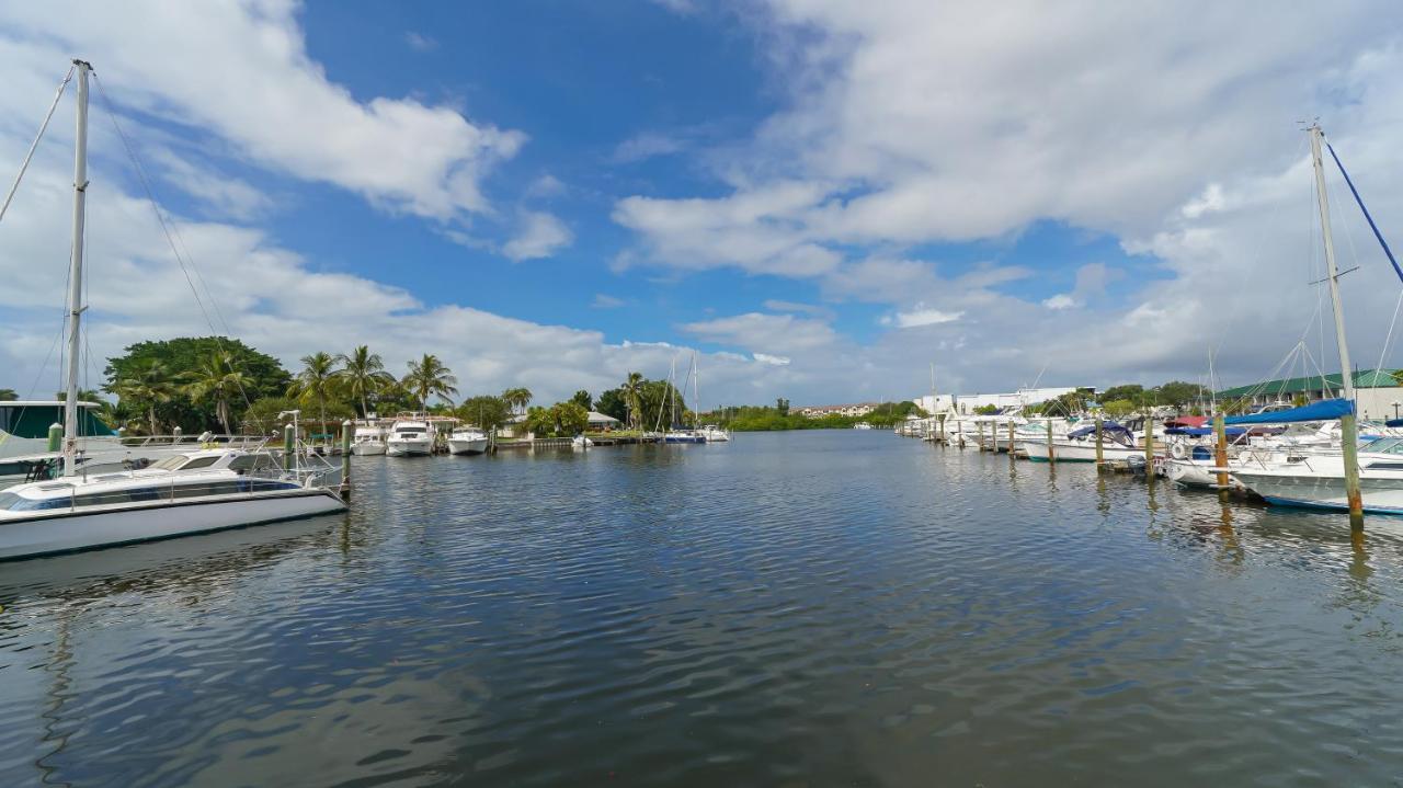 Heated Pool, Fireplace, 70" Tv, Waterfront & More! Sarasota Extérieur photo