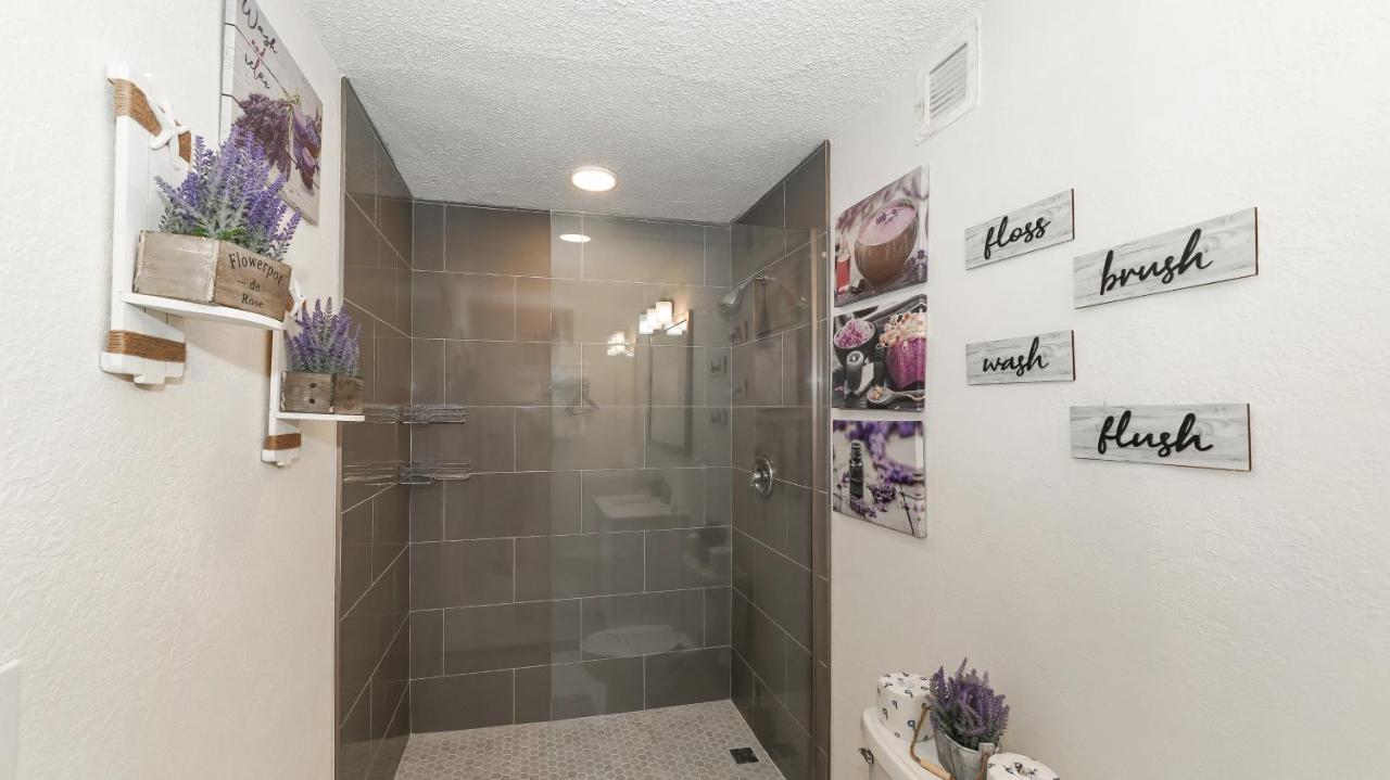 Heated Pool, Fireplace, 70" Tv, Waterfront & More! Sarasota Extérieur photo